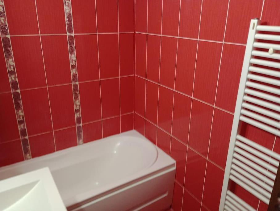 Apartament Ultracentral Kfc ไกรโอวา ภายนอก รูปภาพ