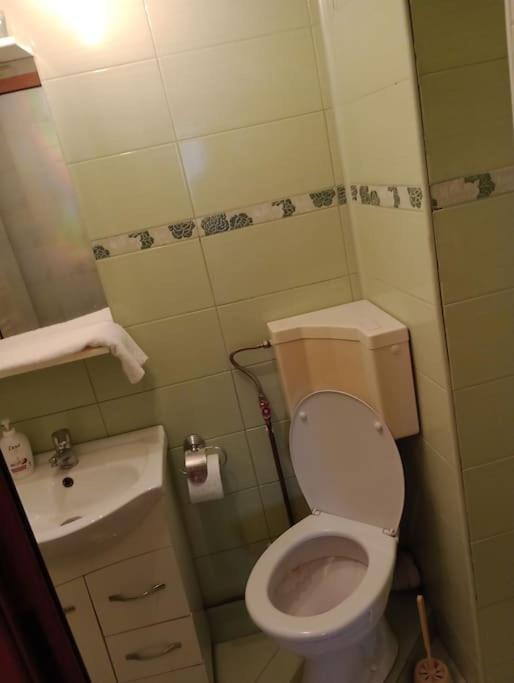 Apartament Ultracentral Kfc ไกรโอวา ภายนอก รูปภาพ
